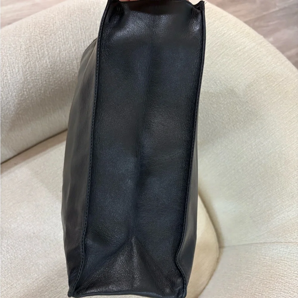 Vintage Chanel!!! Buy this Authentic CHANEL large lambskin shopping tote - Picture 10 of 16